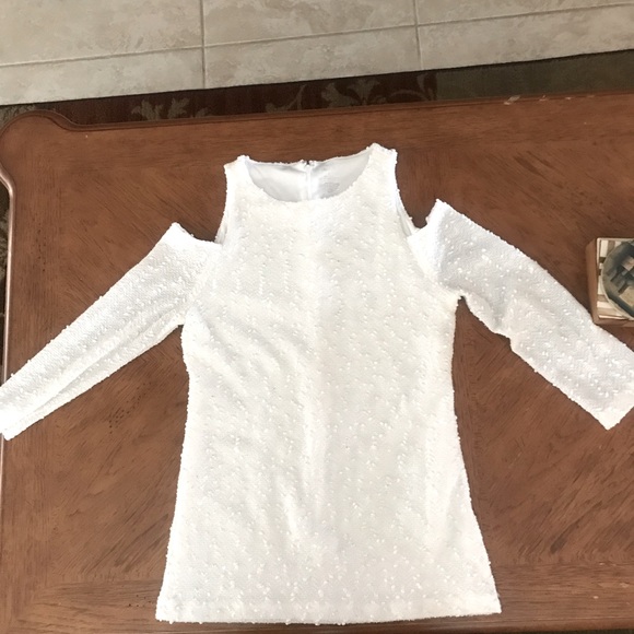 Beautiful white shimmery cold shoulder sweater - Picture 1 of 3